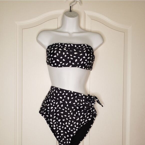 Bikini - Picture 2 of 4